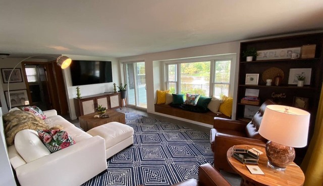 4 Bedroom Home on the River with Private River access
