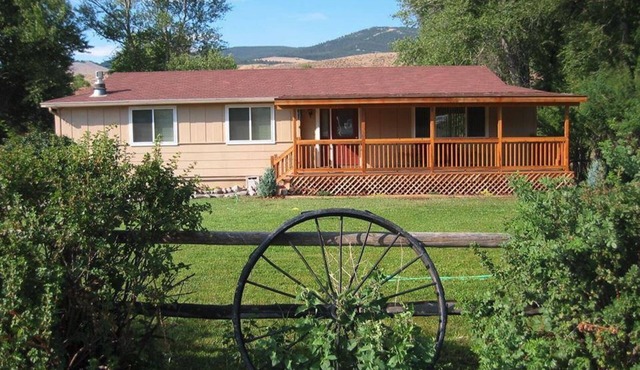 4-bedroom Home - Patio Overlooking the Wind River
