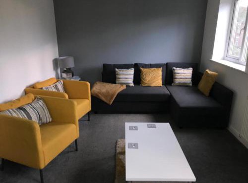 4 Bedroom Home - Sleeps 7 Pet Friendly & Parking