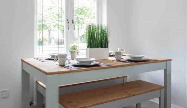 4 Bedroom Home With Games Room!