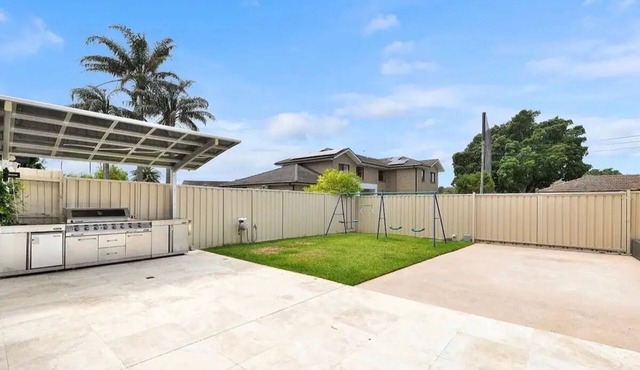 4 bedroom home with bay views