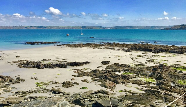 4-bedroom house for 8 people, 7 km from the beach.