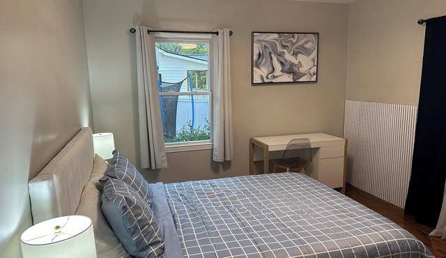 4-bedroom house/2 suite. Total 3 amazing bathrooms Marietta with AC, WiFi