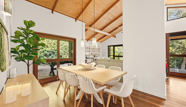 4-bedroom house Pool and spa in Port Macquarie, short walk to Flynns Beach