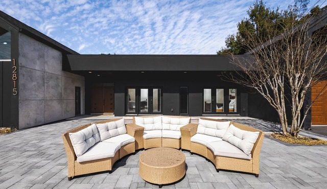 4-bedroom house- Black Sheep Hideaway: Modern Countryside Serenity