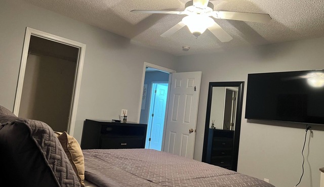 4-bedroom house close to beautiful Savannah