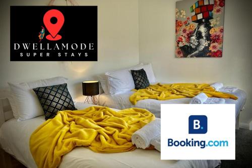 4 Bedroom House - DISC0UNTS - Parking, Contractors, Group, Family