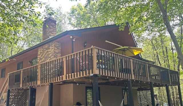 4-bedroom house in pleasant Big Bass Lake!
