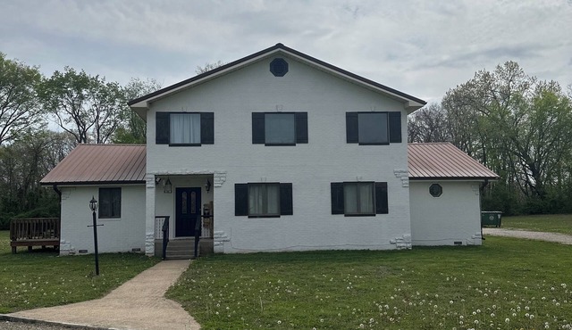 4-bedroom house in fantastic Mountain View with AC, WiFi!