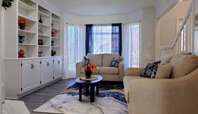 4-bedroom house in delightful upscale neighborhood at Overland Park