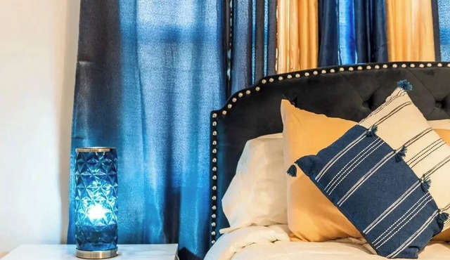 4-bedroom house in charming Riviera Beach with WiFi, AC. Relax and unwind