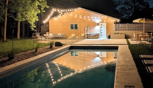 4-bedroom house in adorable Greenfield with inground pool