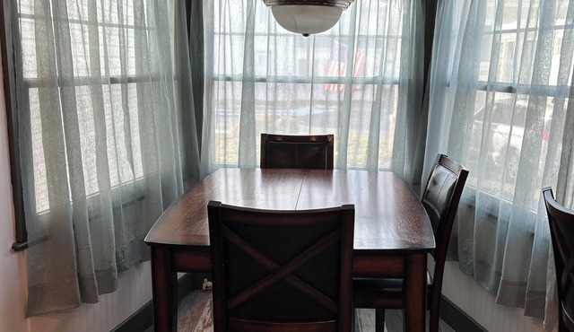 4-bedroom house in amazing Lancaster County in quaint village of Conestoga