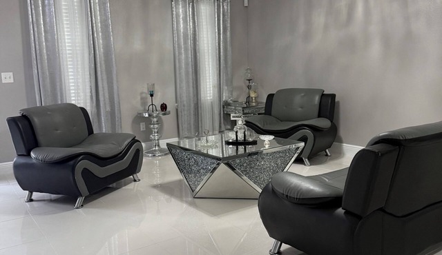 4-bedroom house in awesome Deltona with AC, WiFi. Enjoy your stay