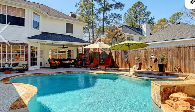 4-bedroom house in brilliant Cypress with Swimming Pool, AC, fitness room