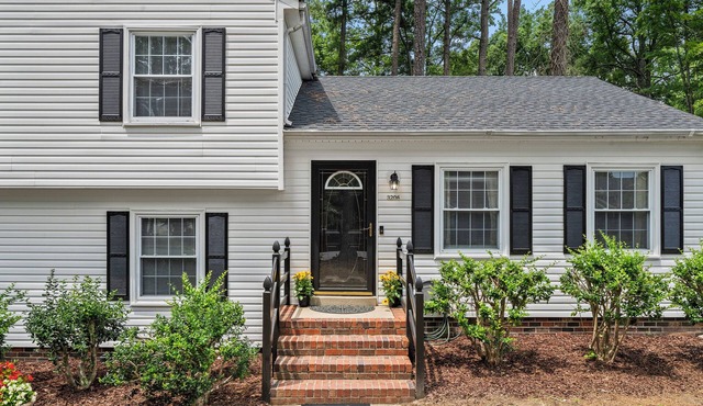 4-bedroom house in charming Midlothian 20 min to Richmond and Petersburg.