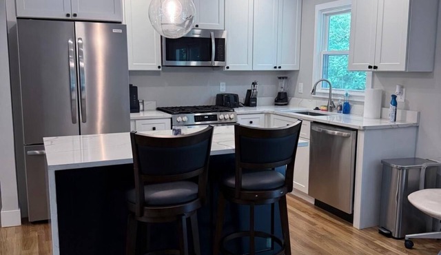 4-bedroom house in charming Woodbridge with WiFi, AC. Book now