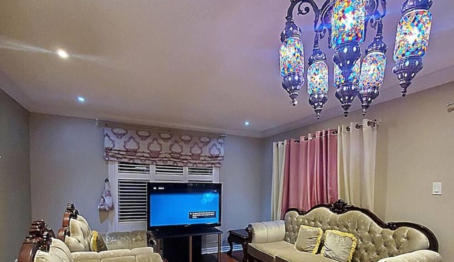 4 Bedroom House in Mississauga