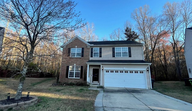 4-Bedroom House in charming Raleigh near Coastal Credit Union Music Park!