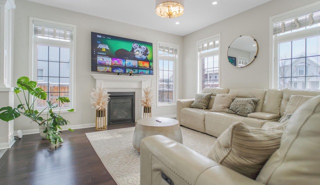 4-bedroom house in charming Haydon with fitness room, WiFi, AC