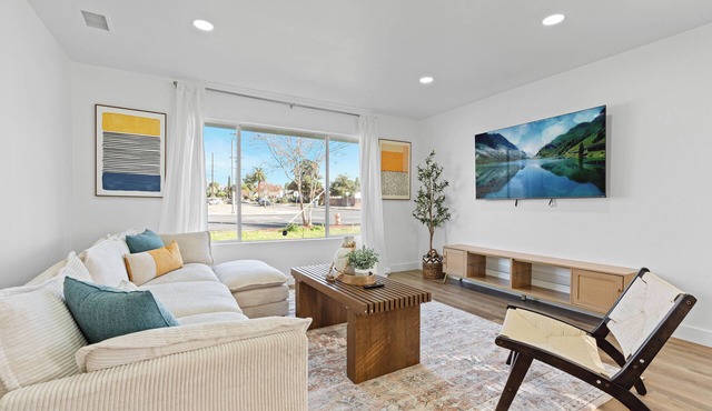 4-bedroom house in fabulous Redlands with Pool & Game Room