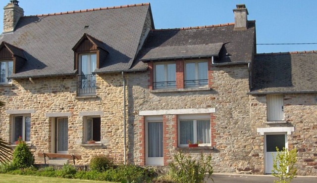 4 bedroom house in a quiet countryside Rennes