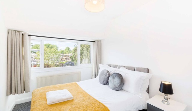 4 bedroom house in Stockfield Road