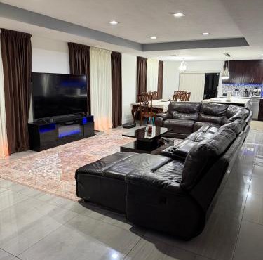 4 bedroom House in Hollywood