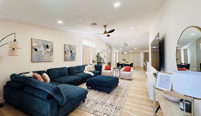 4-bedroom house in lovely Henderson with AC