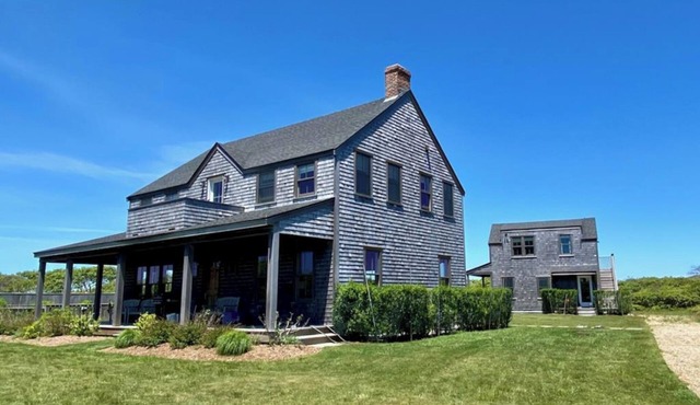 4-bedroom house in Madequecham with AC, WiFi, Heated Pool + 10 min walk to Beach