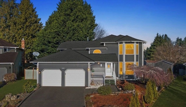 4-bedroom house in pleasant Kent with cool AC for relaxing stays
