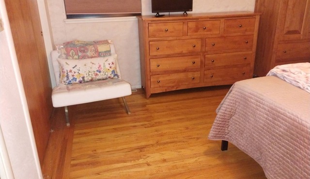 4-bedroom house in Secret Sacramento Upscale Area with AC, WiFi