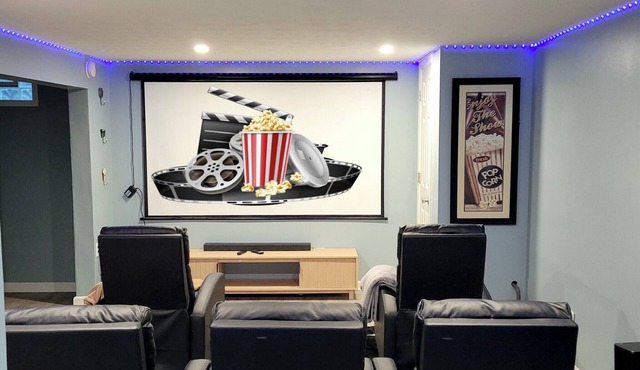 4-bedroom house in enchanting Indianapolis with WiFi, AC