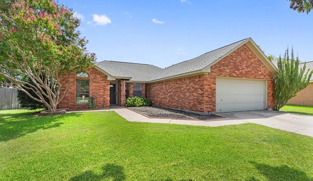 4-bedroom house in superb Trophy Club with Backyard, W/D, Pets!