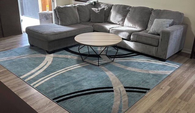 4-bedroom house in welcoming Davenport with AC, WiFi. Enjoy your stay