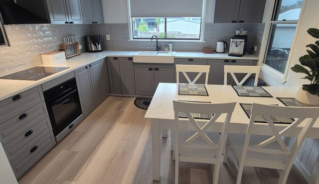 4-bedroom house including separate 30m2 studio in amazing Manly