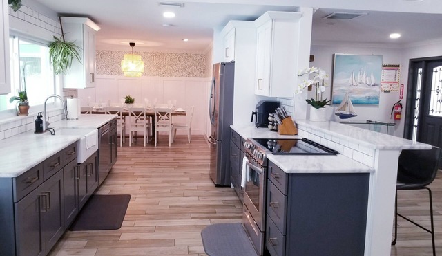4-Bedroom House, KS with Inground Heated Poolnand 15 minute to Clearwater Beach