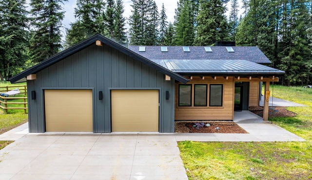 4 bedroom house on 60 private acres. Explore, enjoy your privacy, and recharge