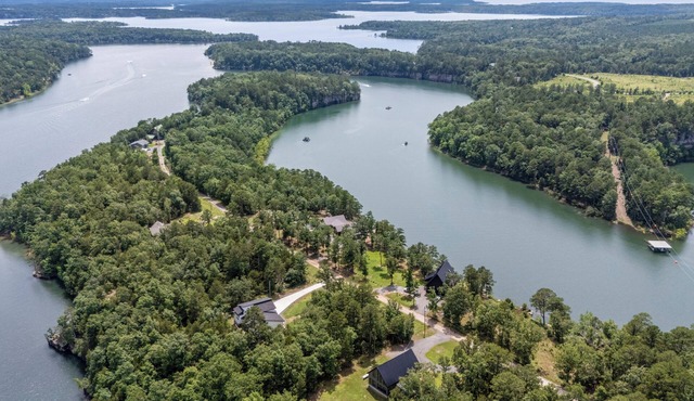 4-bedroom house on Greers Ferry Lake