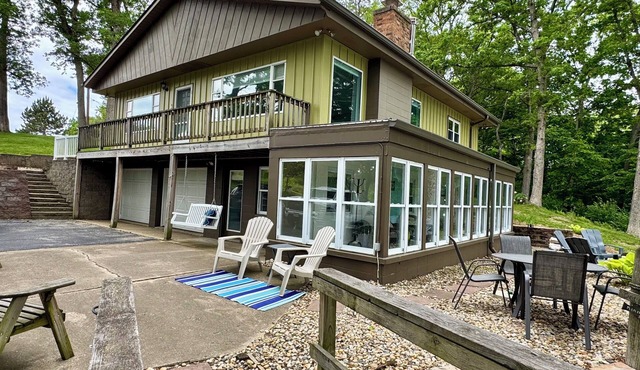 4-bedroom house on Lake Wee-Ma-Tuk across from the Golf Course!