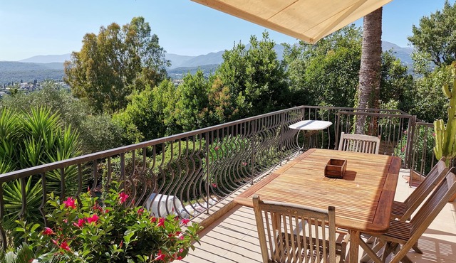4 bedroom house, Panoramic view of the Saint Paul de Vence region