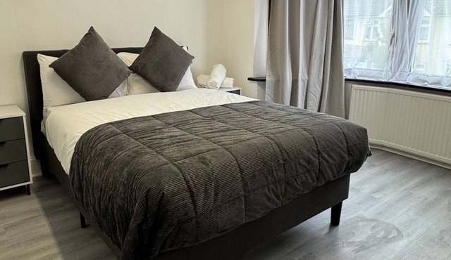 4 Bedroom House - Romford