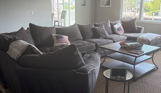 4-bedroom house in welcoming Point Pleasant with a double lot dock