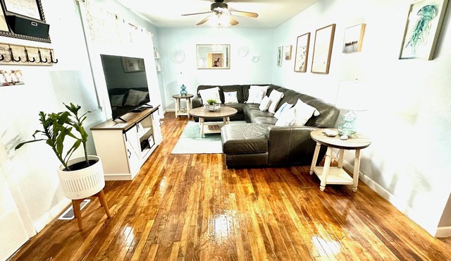 4-bedroom house in beautiful Virginia Beach Downtown