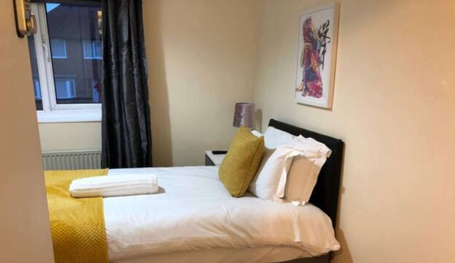 4 bedroom House with free parking in Perry Bar