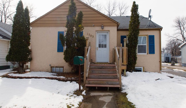 4 bedroom house with Man cave