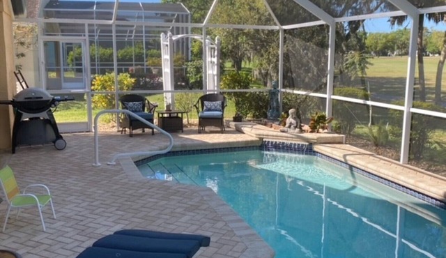 4 Bedroom house with a heated pool on a public golf course