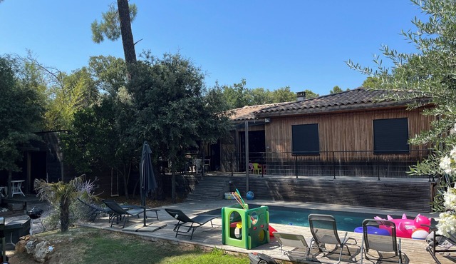 4-bedroom house with pool near Uzès ideal for family vacations