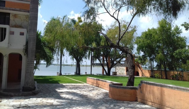 4 Bedroom House with Lagoon view in private division
