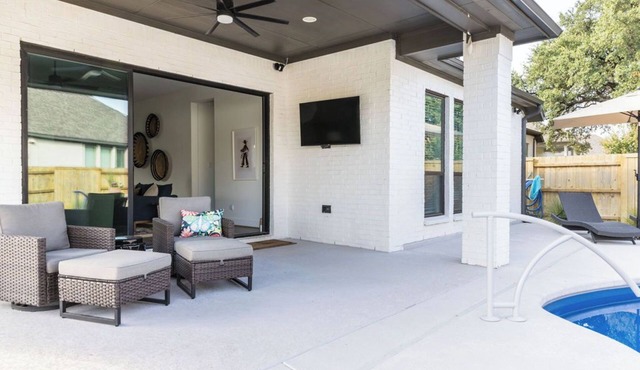 4-bedroom house with Pool and Putting Green in Hill Country